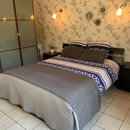 La Grande Dame Nocleg ze śniadaniem 3*